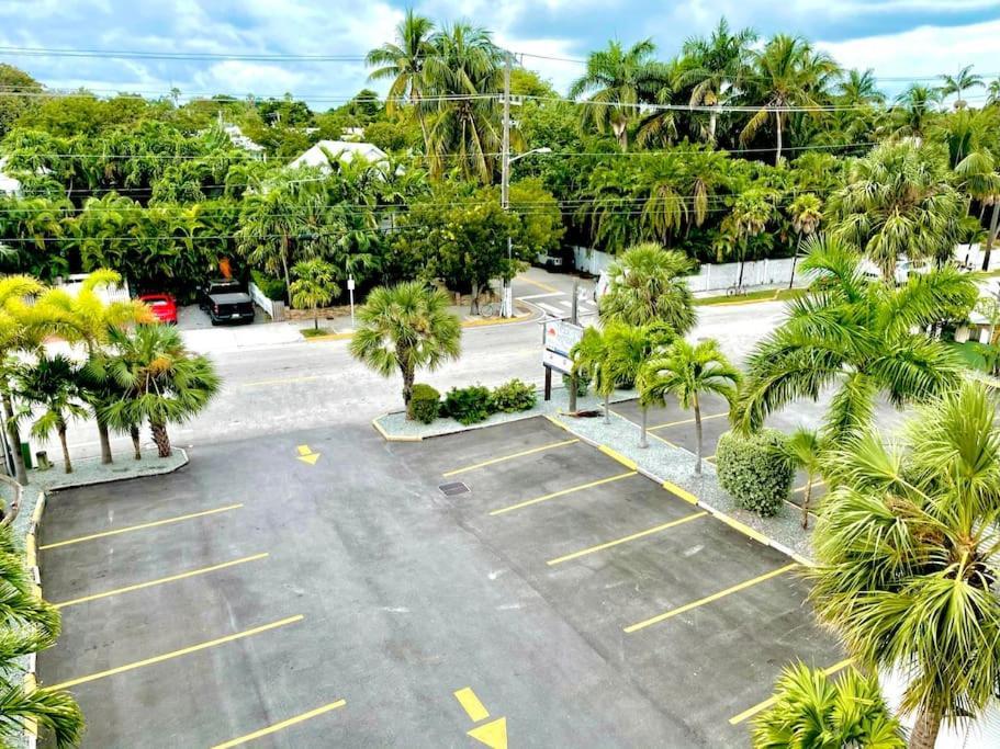 Eleuthera - 2X2 Fully Updated Old Town Waterfront Corner Condo Key West Bagian luar foto