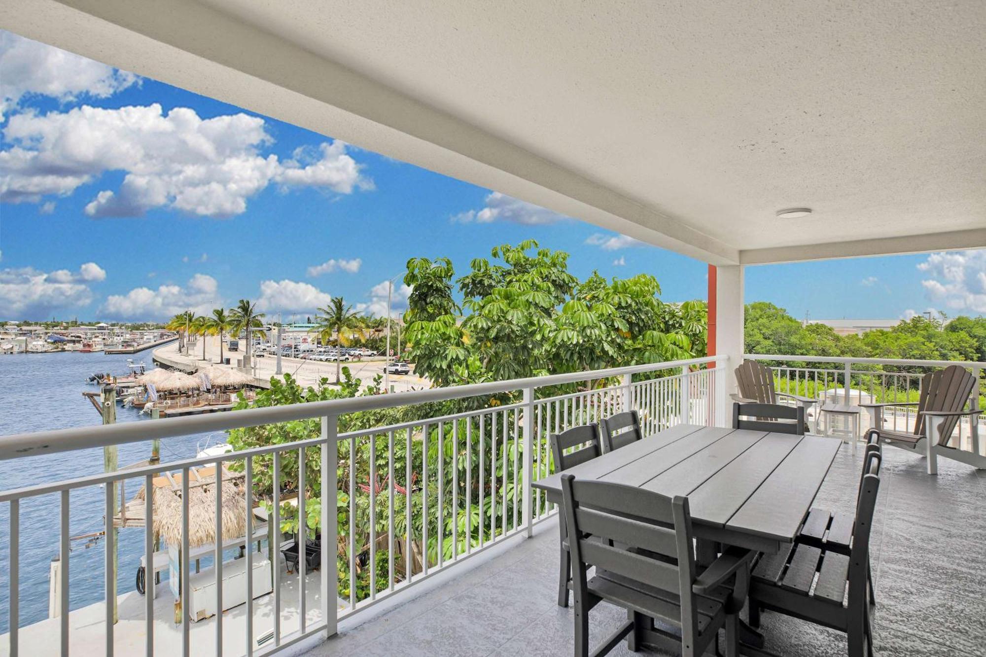 Eleuthera - 2X2 Fully Updated Old Town Waterfront Corner Condo Key West Bagian luar foto